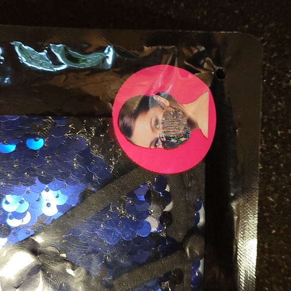 😷Adult Sparkle Mask - Picture 2 of 4
